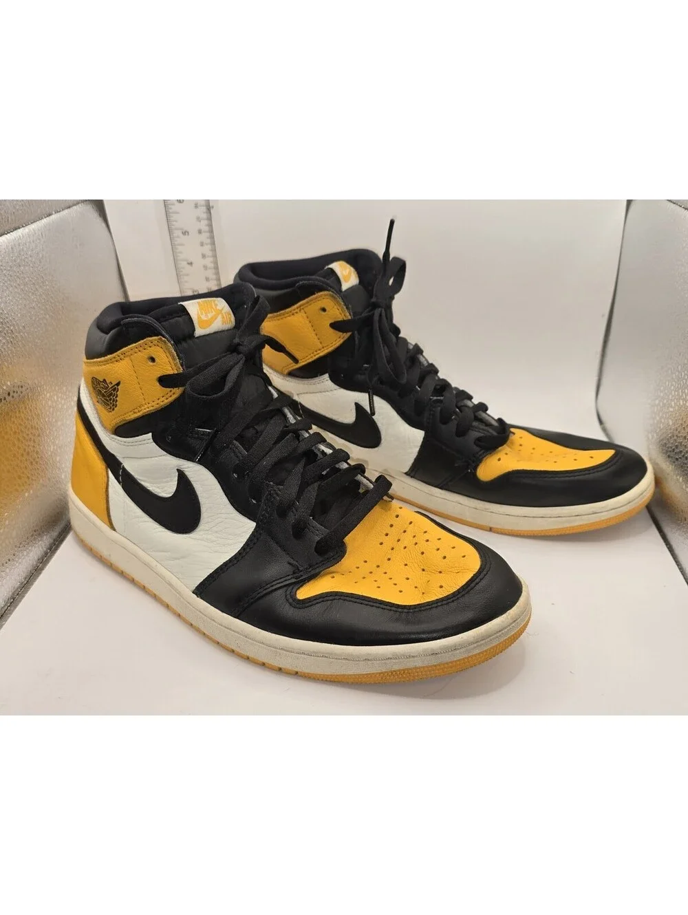 Sz 12 Jordan 1 Retro Yellow Toe High-Top Sneakers Yellow/Black/White 555088-711